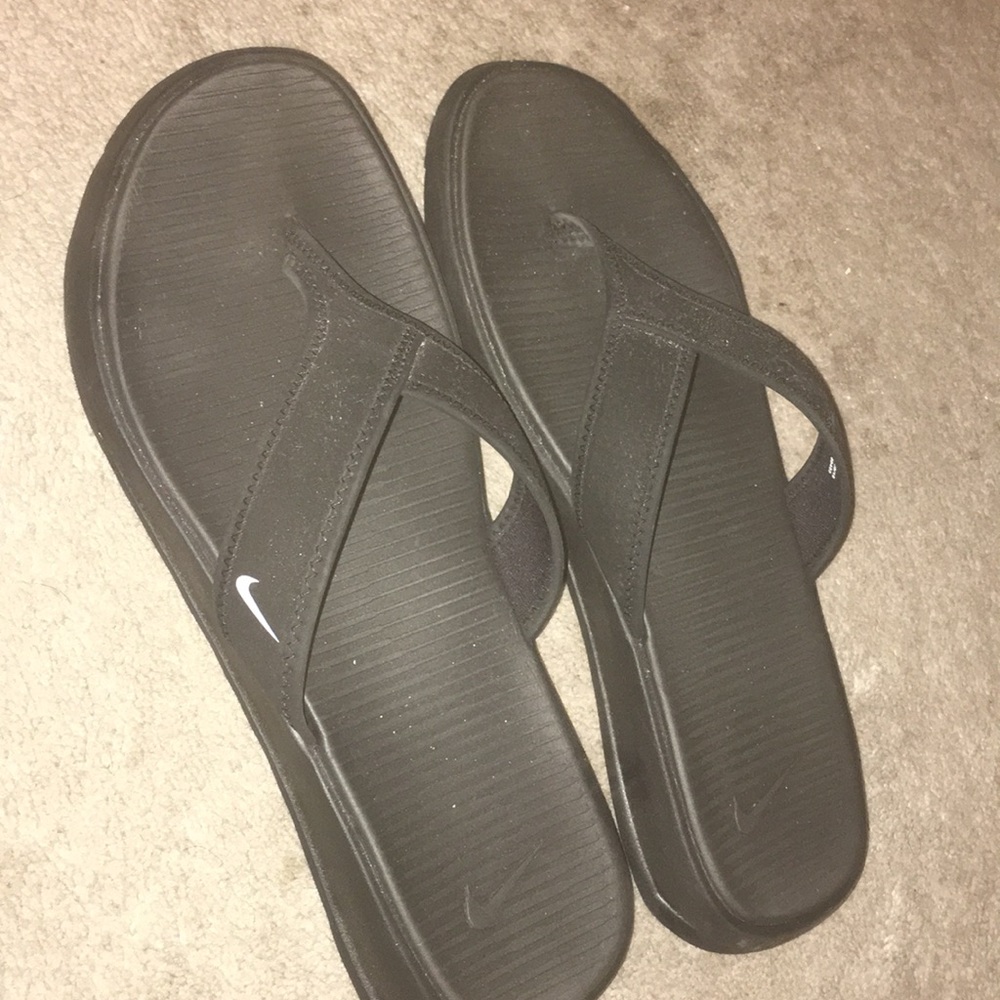 Nike flip flops